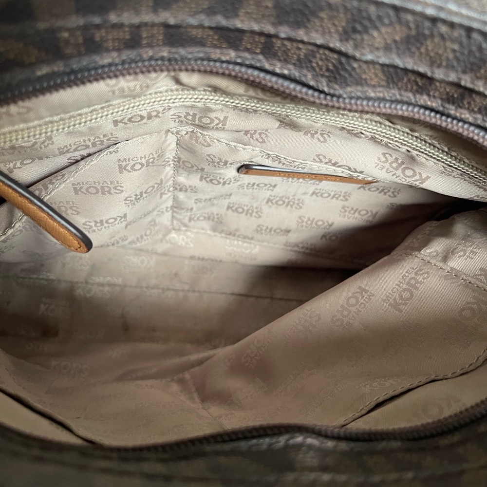 Michael Kors Crossbody - Picture 6 of 10